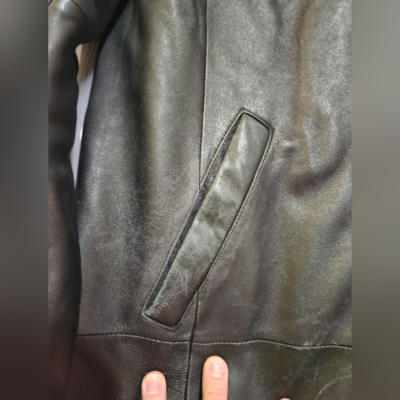 Reitmans Genuine black leather jacket, size medium - Picture 7 of 7